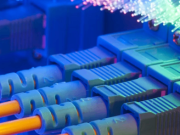Diru al Ni Plu Pri la Evolucio di Teknologi e materiali en Directa Burial Fiber Optic kablis